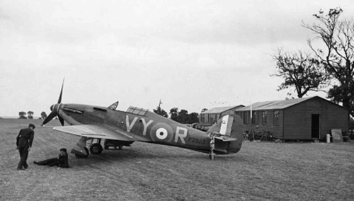 800x_Hawker_Hurricane_Castle_Camps_1942