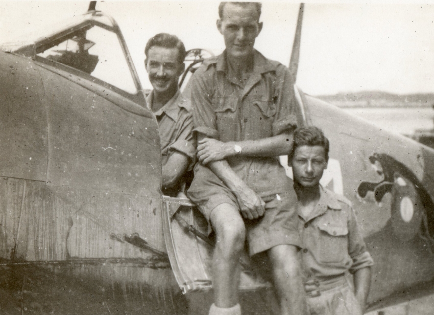 Bob and groundcrew 1945 1