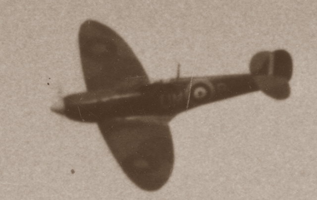 Spitfire_airborne_B